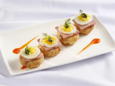 Tri ân khách hàng tặng ốp lưng in hình độc đáo