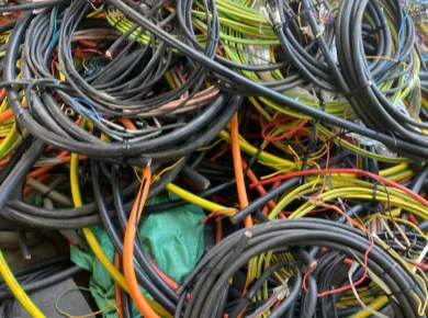 Mua gom phế liệu công trình giá cao 